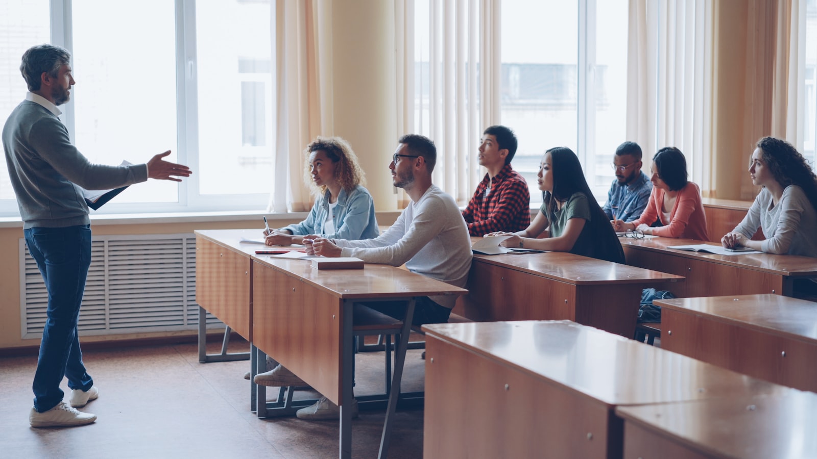 Best AI Tools for Substitute Teachers in 2026