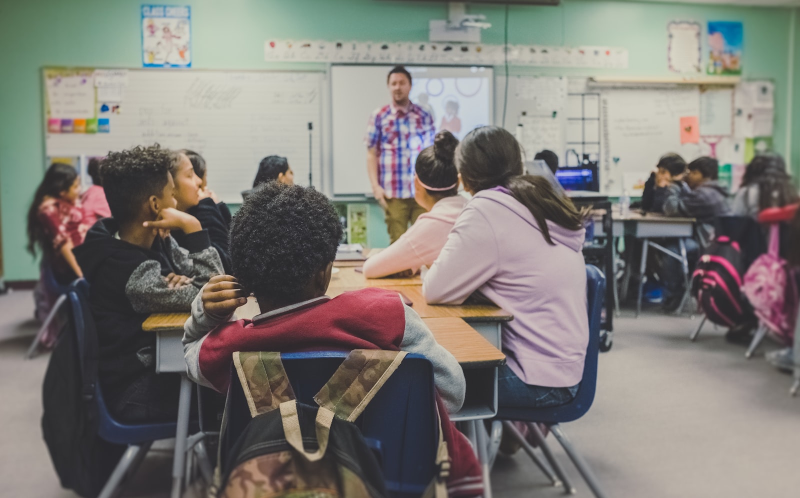 Free AI Tools for ESL Teachers in 2026: 6 That Are Actually Free