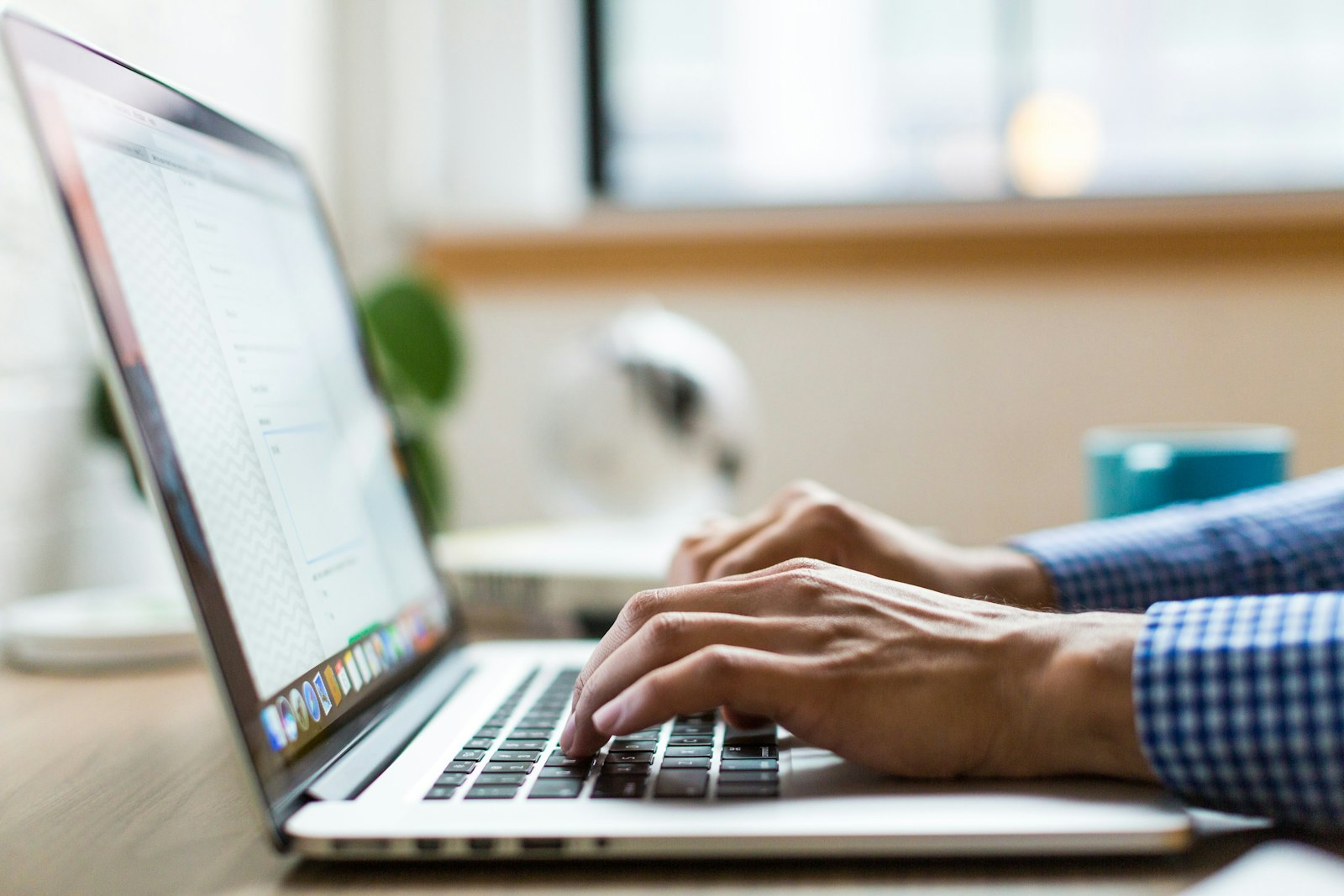 6 Best Free AI Writing Tools for Work in 2026