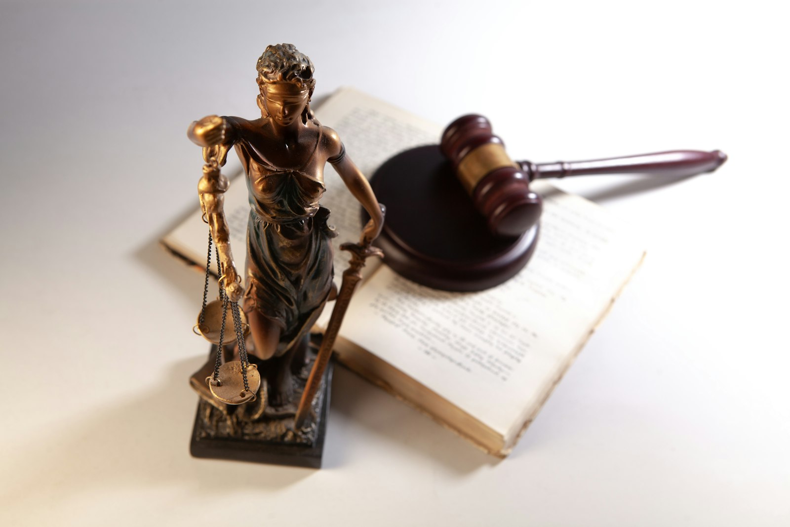 Best AI Tools for Litigation Lawyers in 2026